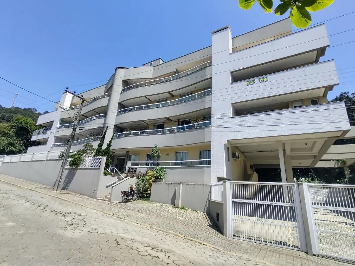 Bombinhas Centro, apartamento 02 dorm, ótima localização
