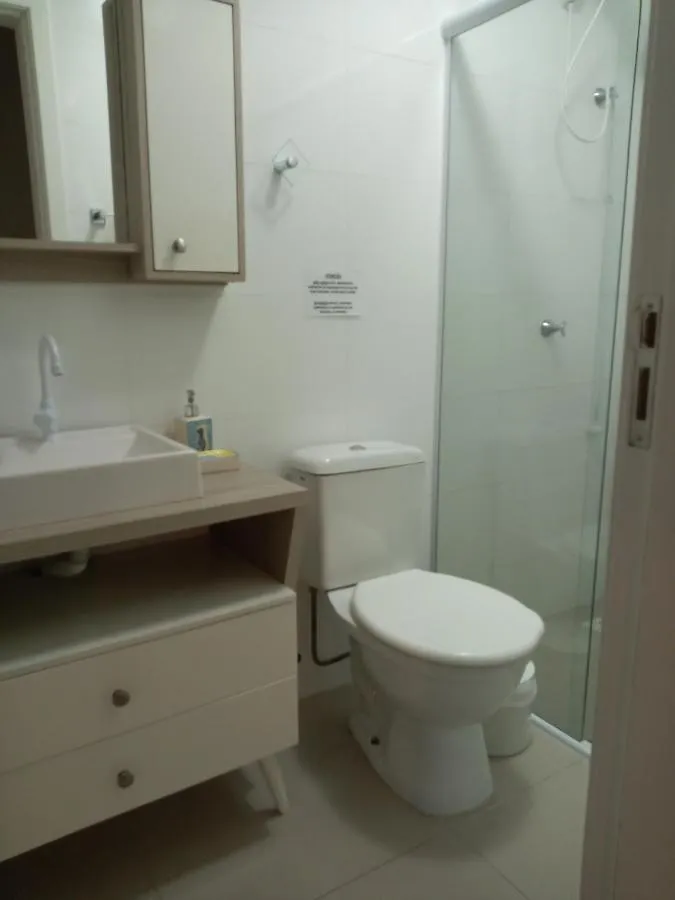 Bombinhas Centro, apartamento 02 dorm, ótima localização Brasil